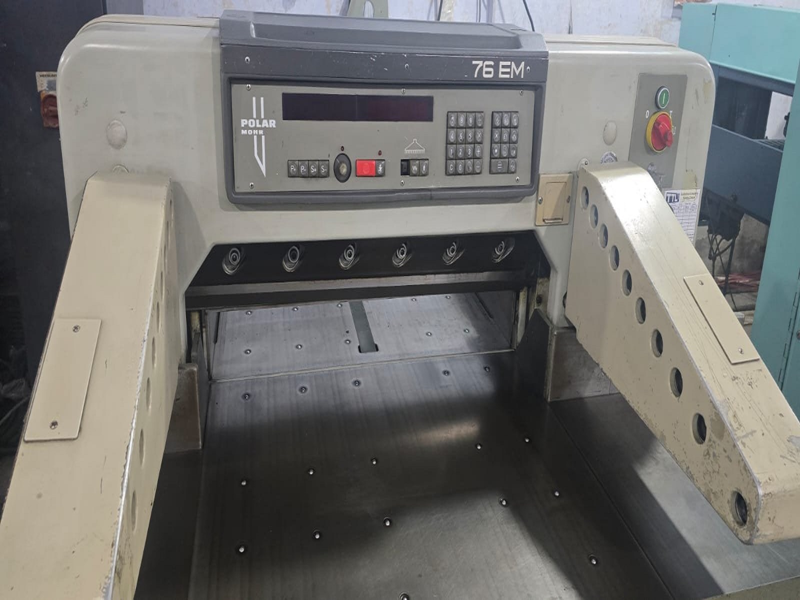 POLAR 76 EM (30)